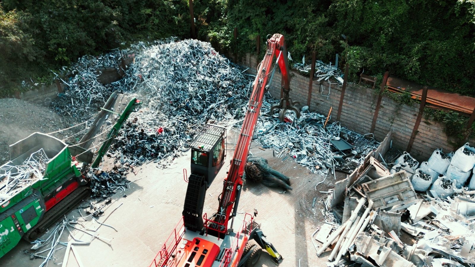 How Trade Accounts Help Electricians Increase Scrap Metal Revenue